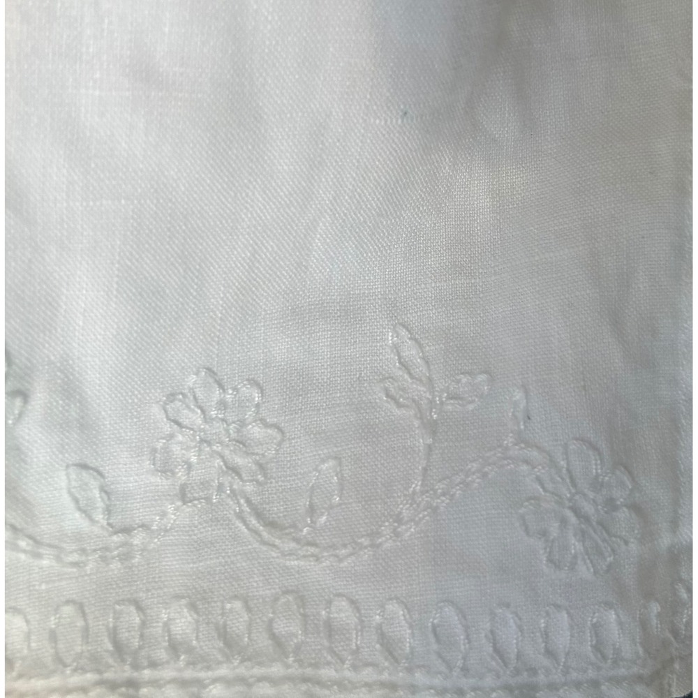 Eddie Bauer White Linen Embroidered Eyelet Long Sleeve V neck. - Picture 5 of 6